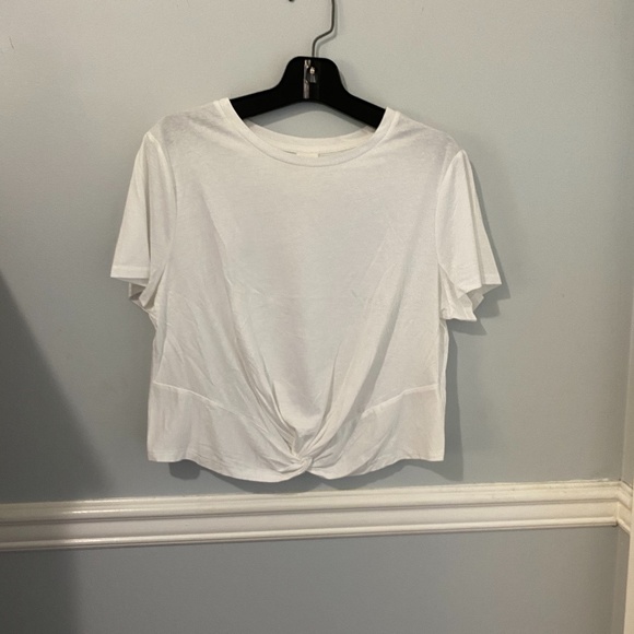 Knotted T-shirt - Picture 1 of 1